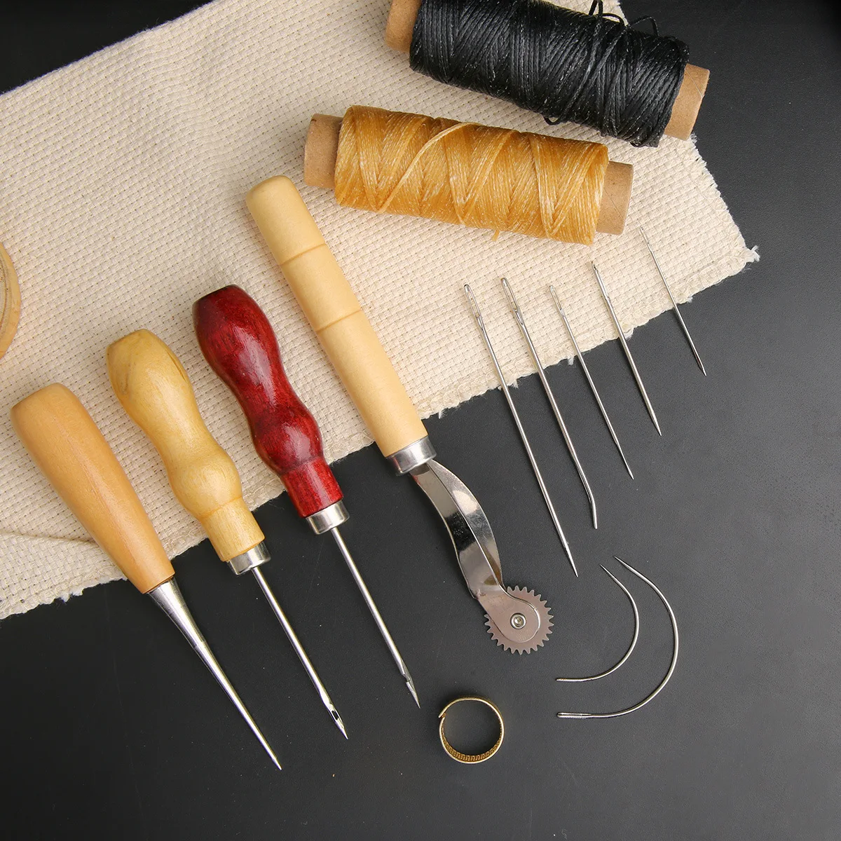 初心者向けレザークラフトソーイングキット、ワックス糸、木製ハ - Leatherwork Kit のレビューと価格