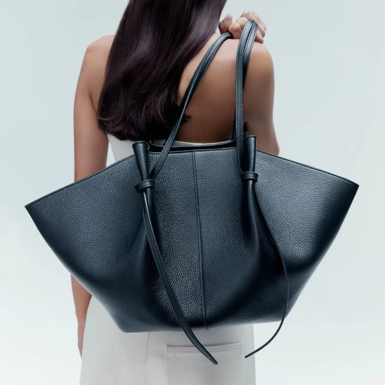 女性用レザーショルダーバッグ、餃子型ハンドバッグ、ホーボーハ - Leather Work Handbags のレビューと価格