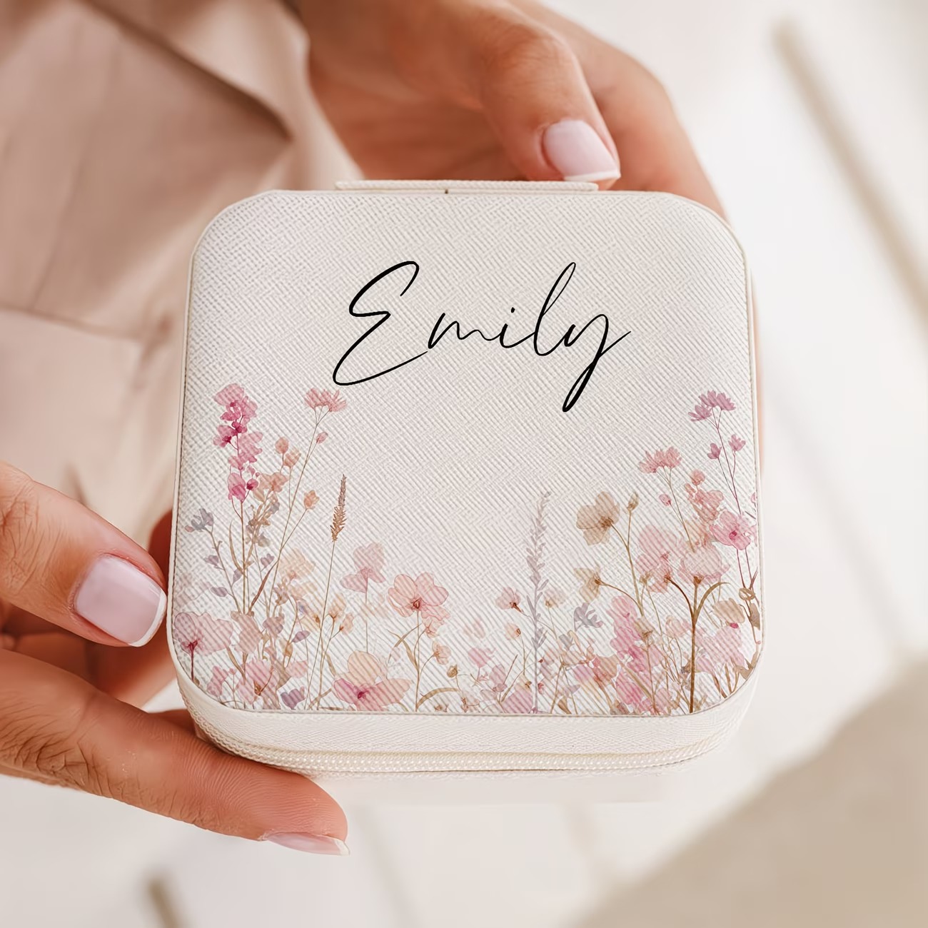 カスタムベージュのジュエリーボックス、花畑のデザイン、ジッパ - Leatherwork Flowers のレビューと価格