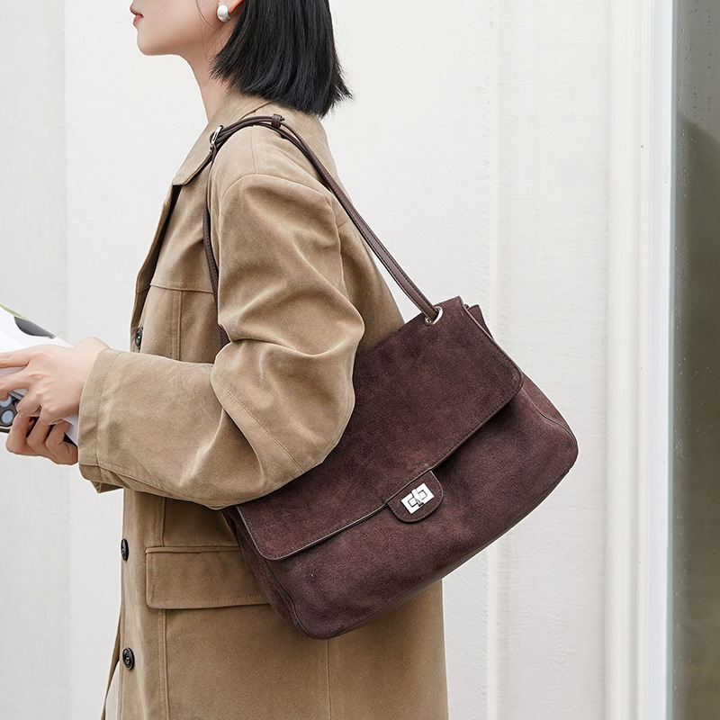 本物のスエードレザー製女性用アンダーアームショルダーバッグ、 - Leather Work Handbags のレビューと価格