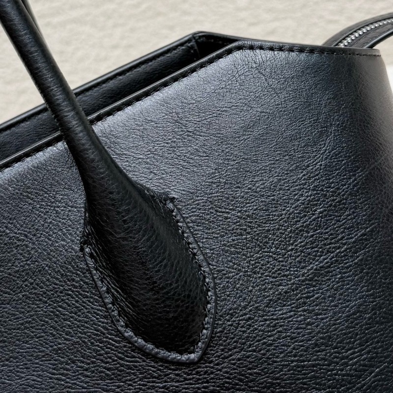 本革製トートバッグ、フラワーペンダント付き、ミニマリストハン - Leatherwork Flowers のレビューと価格