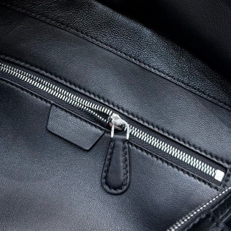 本革製トートバッグ、フラワーペンダント付き、ミニマリストハン - Leatherwork Flowers のレビューと価格